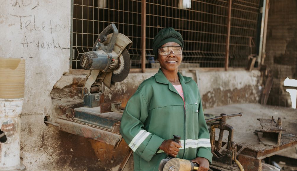 Anifa from Mozambique has defied societal expectations and stepped into a male-dominated field to train as a metalworker.