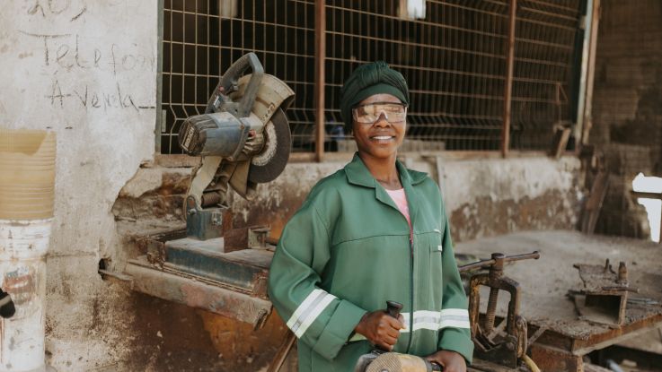 Anifa from Mozambique has defied societal expectations and stepped into a male-dominated field to train as an metalworker.